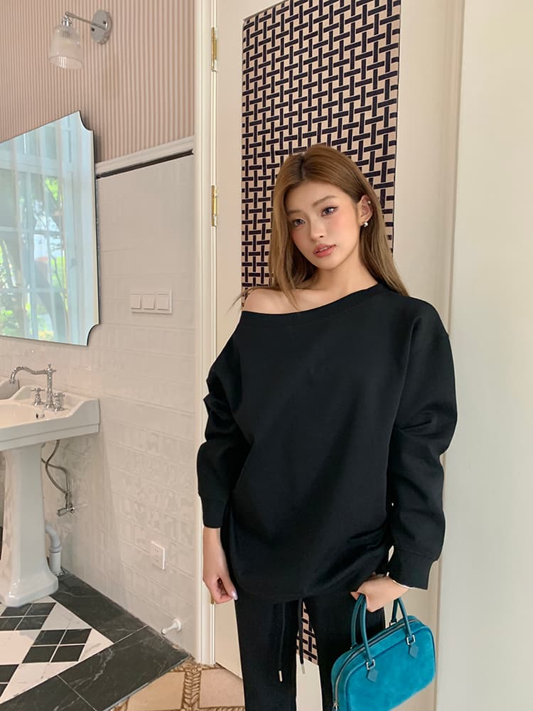 실사 2026 가을 새로운 디자인 센스 미니멀리즘 느긋한 바람 수 있습니다. 오프숄더 검정색 후드티 루즈핏 비스듬한 어깨 의류 여성 상세 이미지 27