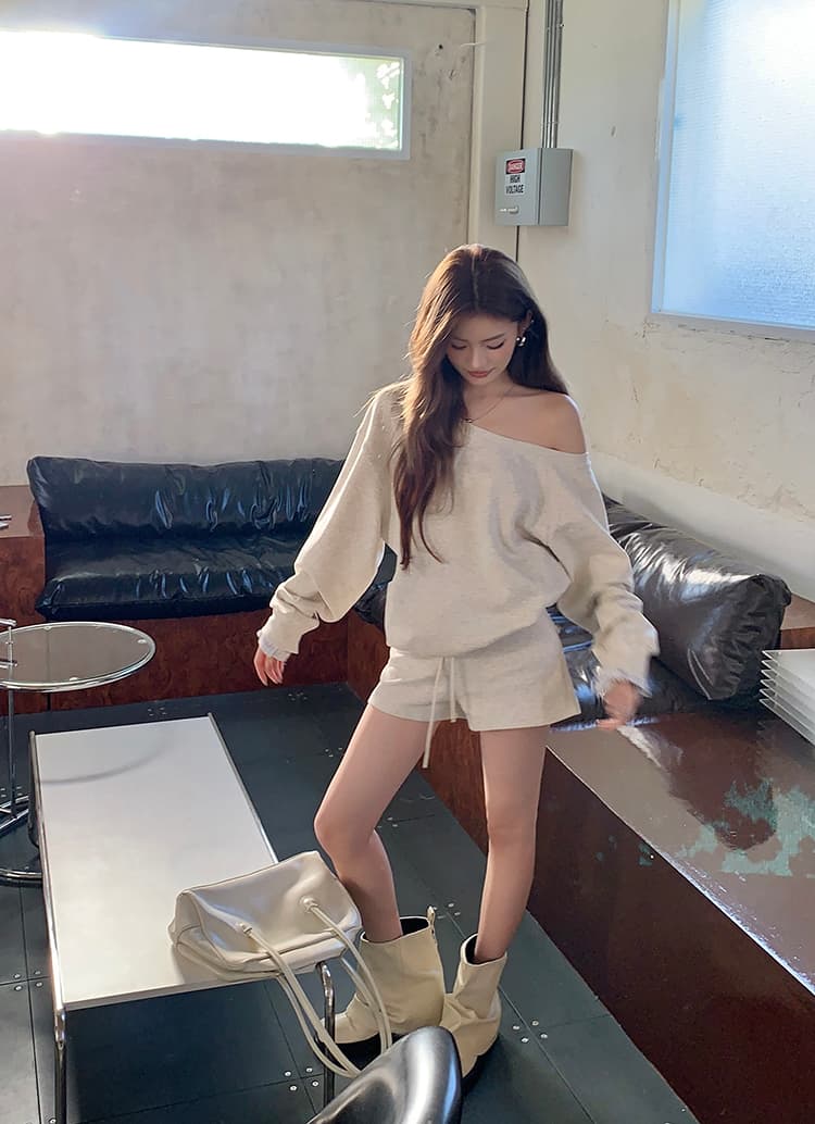실사 2026 가을 새로운 느긋한 핫걸 세련된 오프숄더 후드티 맨위 여성 패치워크 색상 짧은 바지 투피스 슈트 상세 이미지 66