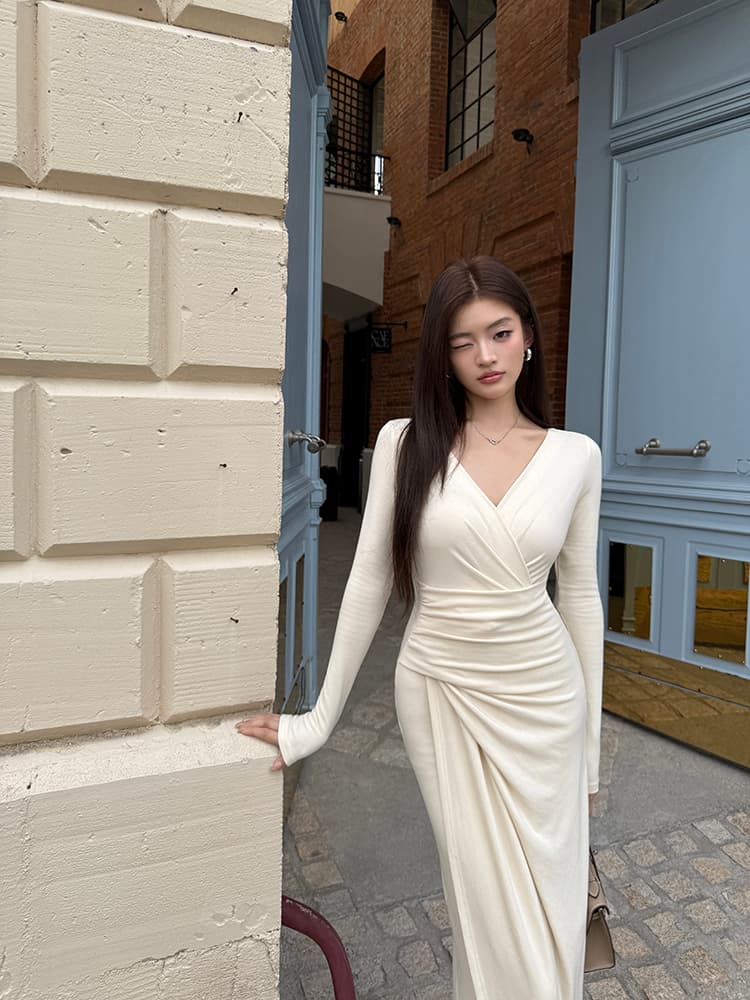 실사 2026 가을 새로운 긴팔 V넥 주름 허리 수축 여성 드레스 불규칙 트임 품격 길다 치마 상세 이미지 24
