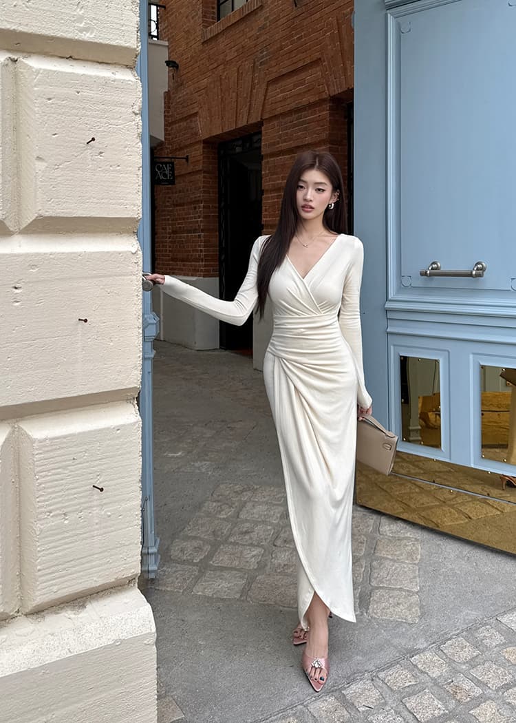 실사 2026 가을 새로운 긴팔 V넥 주름 허리 수축 여성 드레스 불규칙 트임 품격 길다 치마 상세 이미지 36
