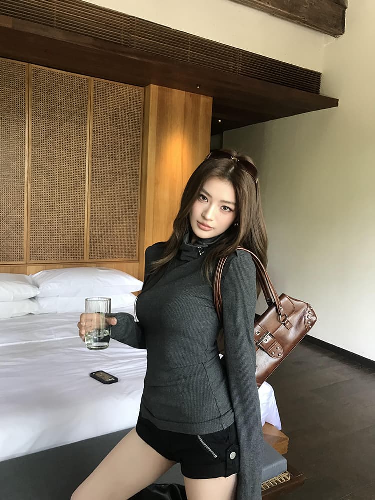 실사 2026 가을 새로운 세련된 견장 터틀넥 기본 셔츠 여성 몸매 가꾸기 슬림해 보이는 다용도 차가운 센스 긴팔 티셔츠 상세 이미지 11