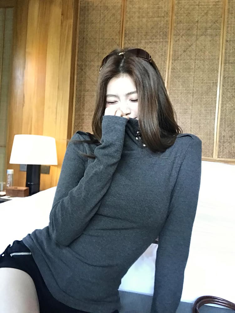 실사 2026 가을 새로운 세련된 견장 터틀넥 기본 셔츠 여성 몸매 가꾸기 슬림해 보이는 다용도 차가운 센스 긴팔 티셔츠 상세 이미지 89