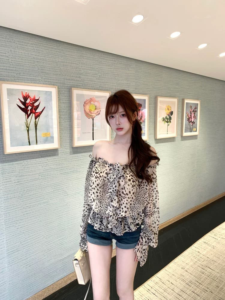 m900 레오파드 무늬 시폰 셔츠 여성 2026 새로운 오프숄더 루즈핏 슬림해 보이는 긴팔 얇은 스타일 핫걸 디자인 센스 맨위 상세 이미지 2