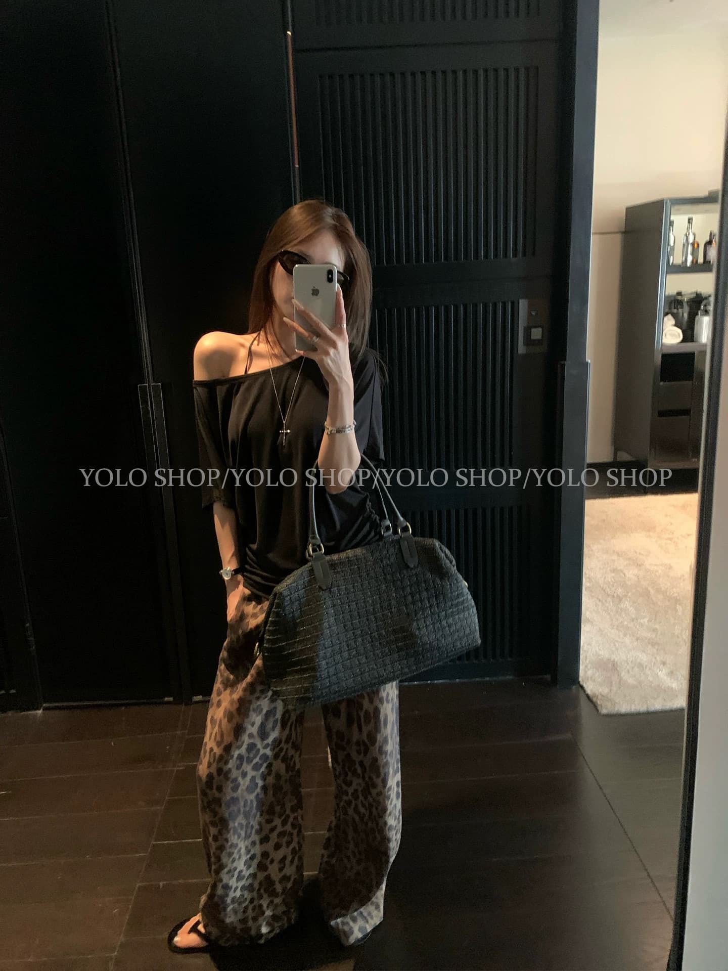 yolo shop 오프숄더 스태킹 둘 착용 느긋한 센스 라운드 넥 t 소매 여성 여름 허리 수축 다용도 반팔 맨위 상세 이미지 3