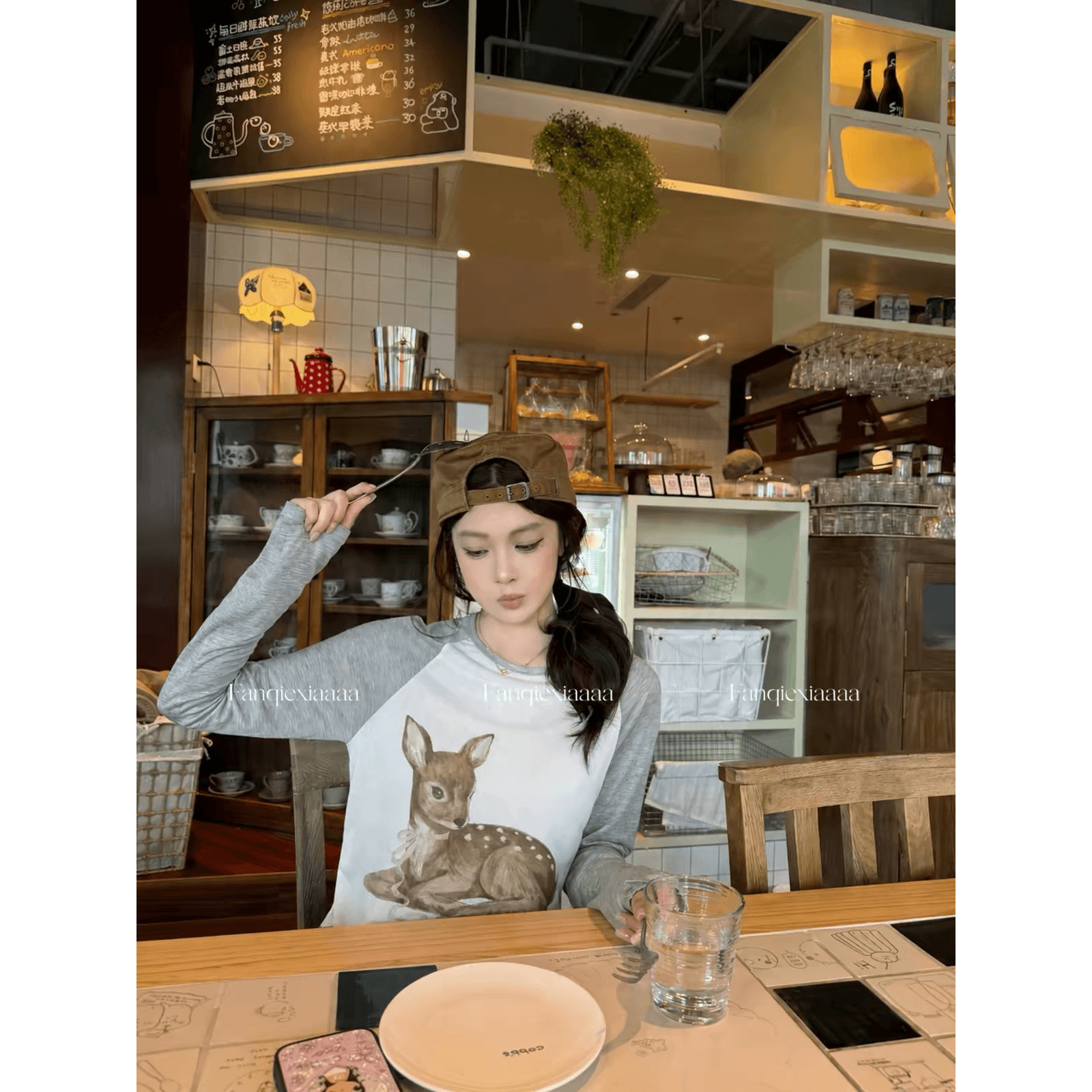 토마토 남자 작은 사슴 충돌 100 라이 경기 서울 삽입 어깨 소매 프린트 긴팔 티셔츠 여성 배색 라운드 넥 자외선 차단 맨위 이미지 5
