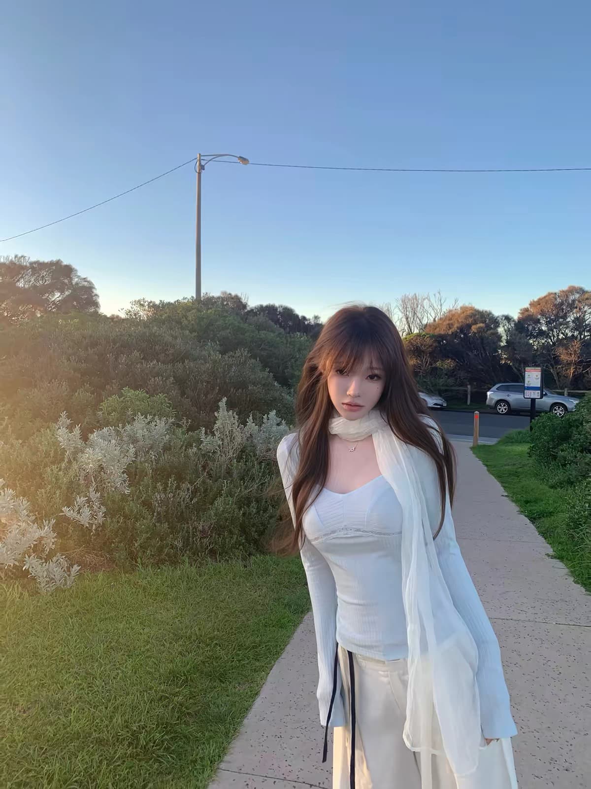 suuuicee 바람 종소리 작은 나이 홀로우 아웃 물결무늬 레이스 레이스 관대 한 칼라 긴팔 티셔츠 순수한 욕망 짧은 맨위