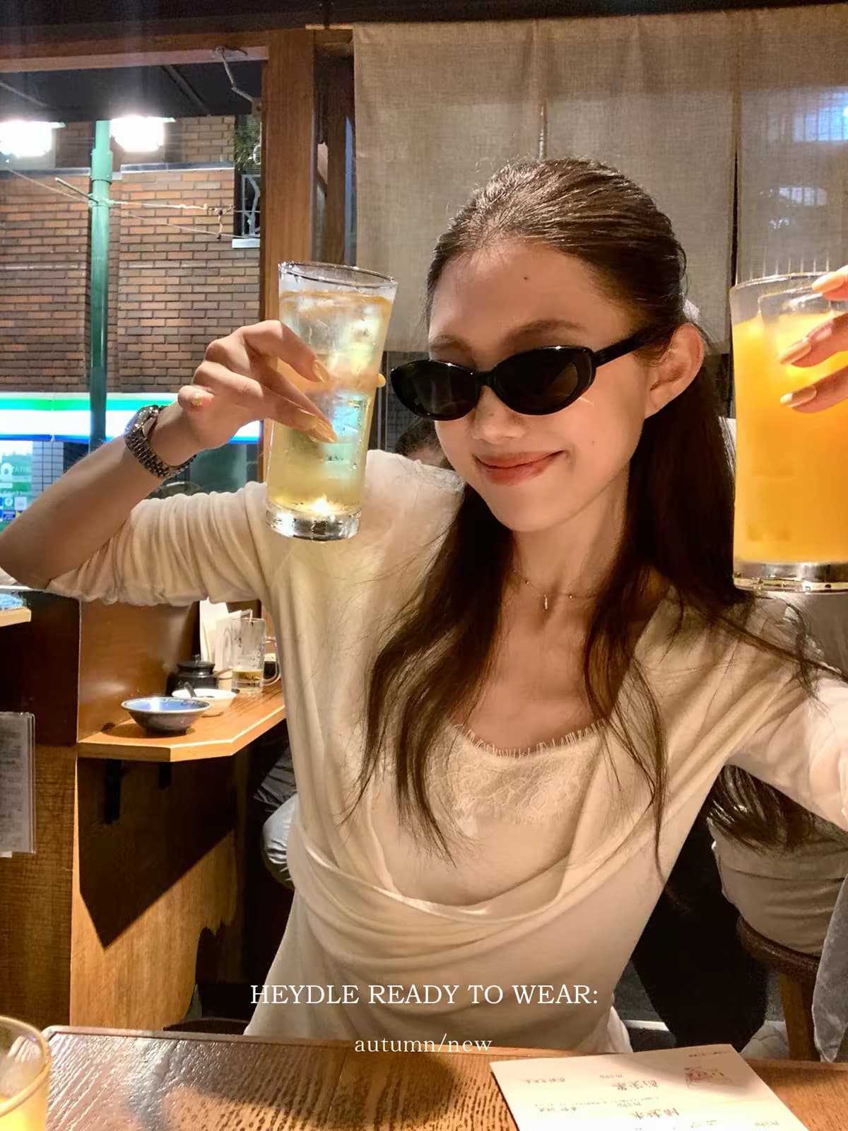 검은 콩 흠 청 치자 나무 늦게 와인 라이 경기 서울 흔들다 칼라 레이스 조각 작은 셔츠 부드러운 찹쌀 프로 피부 페이크 레이어드 맨위 여성 이미지 4