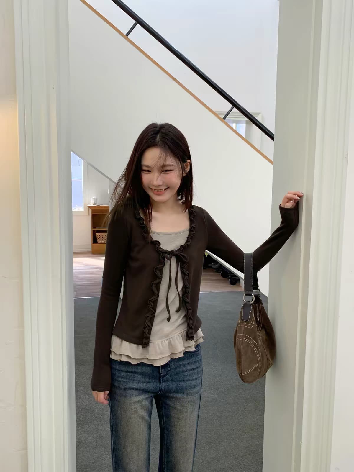 안녕하세요. 대포 페이크 레이어드 패치워크 긴팔 기본 셔츠 여성 봄 가을 작은 대중 분위기 센스 프릴 오픈 가디건 맨위 상세 이미지 4