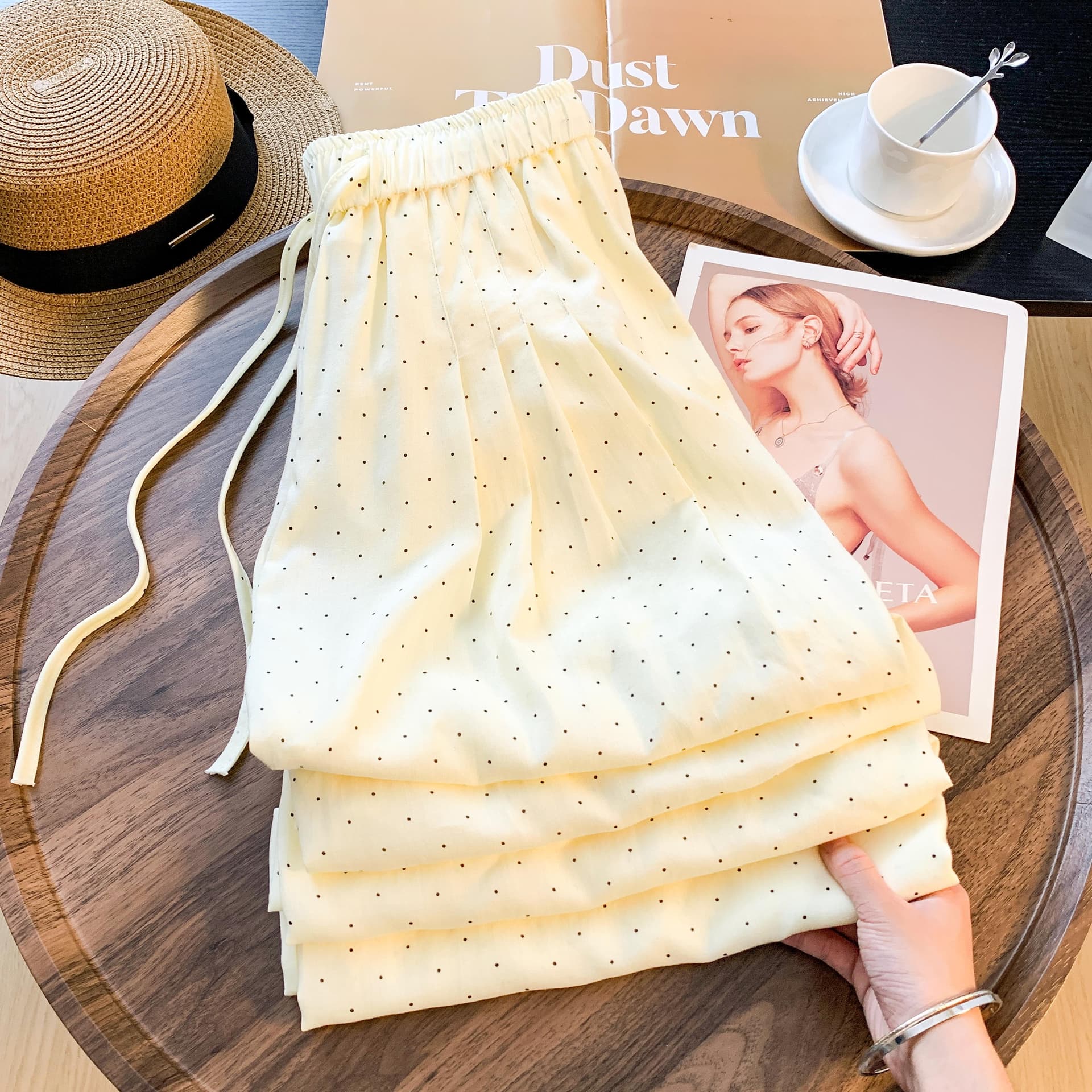 한 부서 우유 황색 질감 도트 무늬 캐주얼 바지 하이웨이스트 레이스업 느긋한 바람 여행 다용도 루즈핏 슬림해 보이는 와이드 레그 팬츠