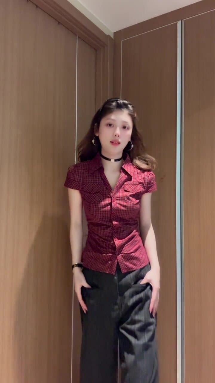 한 부서 레트로 꼬집기 허리 몸매 가꾸기 슬림해 보이는 주머니 반팔 셔츠 티셔츠 여성 2026 여름 새로운 쇼트 스타일 이미지 3