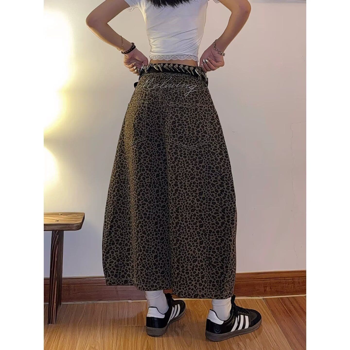 레오파드 무늬 자수 워크웨어 여성 패션 청바지 새로운 루즈핏 슬림해 보이는 고급 센스 핫걸 다용도 모통이 칼 7부 바지 이미지 4