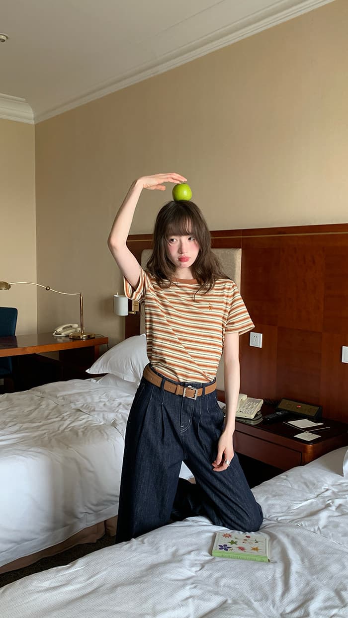 순면 클래식 자수 스트라이프 티셔츠 여름 여성 루즈핏 다용도 라운드 넥 반팔 레트로 기본 셔츠 맨위 상세 이미지 9