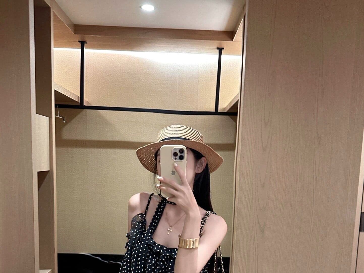 망사 네리 수 있습니다. 조정 어깨끈 도트 무늬 프릴 캐미솔 행침 목 레이스업 쉬폰 톱 상세 이미지 8