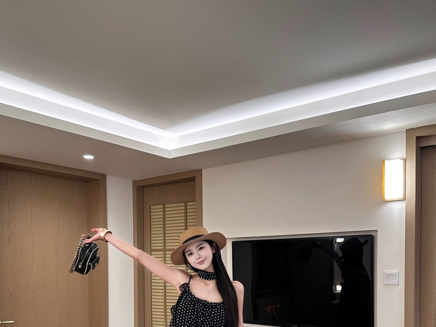 망사 네리 수 있습니다. 조정 어깨끈 도트 무늬 프릴 캐미솔 행침 목 레이스업 쉬폰 톱 상세 이미지 10