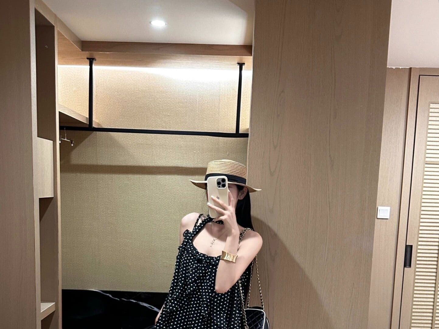 망사 네리 수 있습니다. 조정 어깨끈 도트 무늬 프릴 캐미솔 행침 목 레이스업 쉬폰 톱 상세 이미지 12