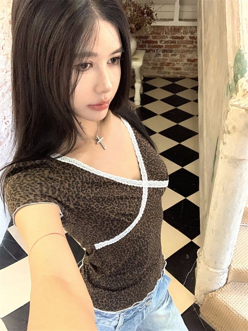 원본 3 색 핫걸 바람 레이스 조각 V넥 반팔 티셔츠 여성 여름 레트로 레오파드 무늬 몸매 가꾸기 맨위 상세 이미지 18