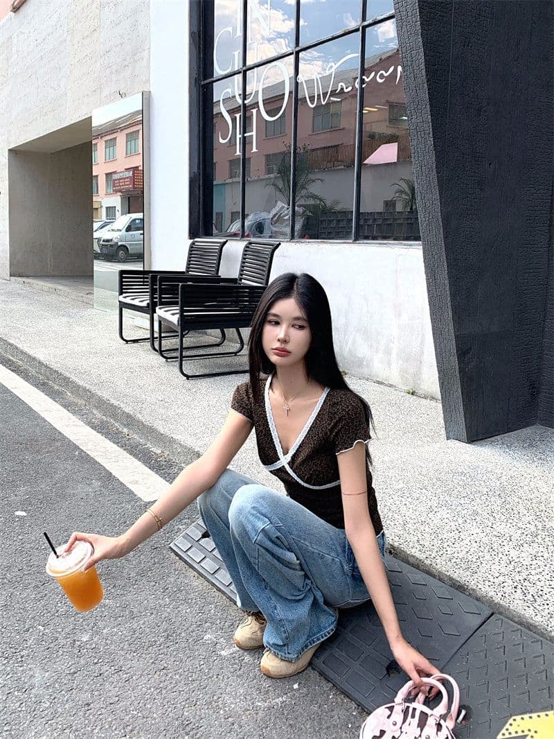 원본 3 색 핫걸 바람 레이스 조각 V넥 반팔 티셔츠 여성 여름 레트로 레오파드 무늬 몸매 가꾸기 맨위 상세 이미지 21