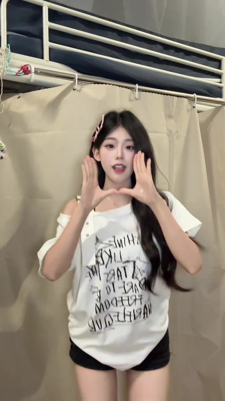 아메리칸 레트로 창의성 프린트 비스듬한 어깨 반팔 티셔츠 여성 여름 루즈핏 슬림해 보이는 느긋한 달콤한 차가운 오프숄더 상세 이미지 5
