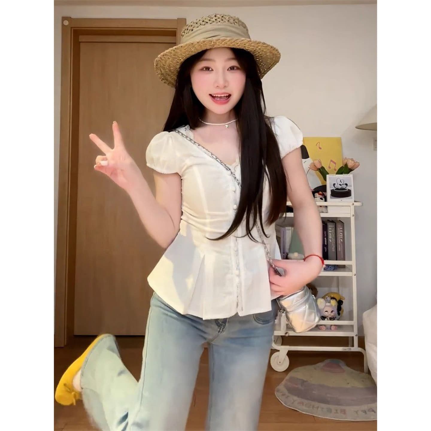원본 원단 레트로 스타일 레이스 조각 V넥 맨위 새로운 몸매 가꾸기 슬림해 보이는 품격 작은 셔츠 상세 이미지 3