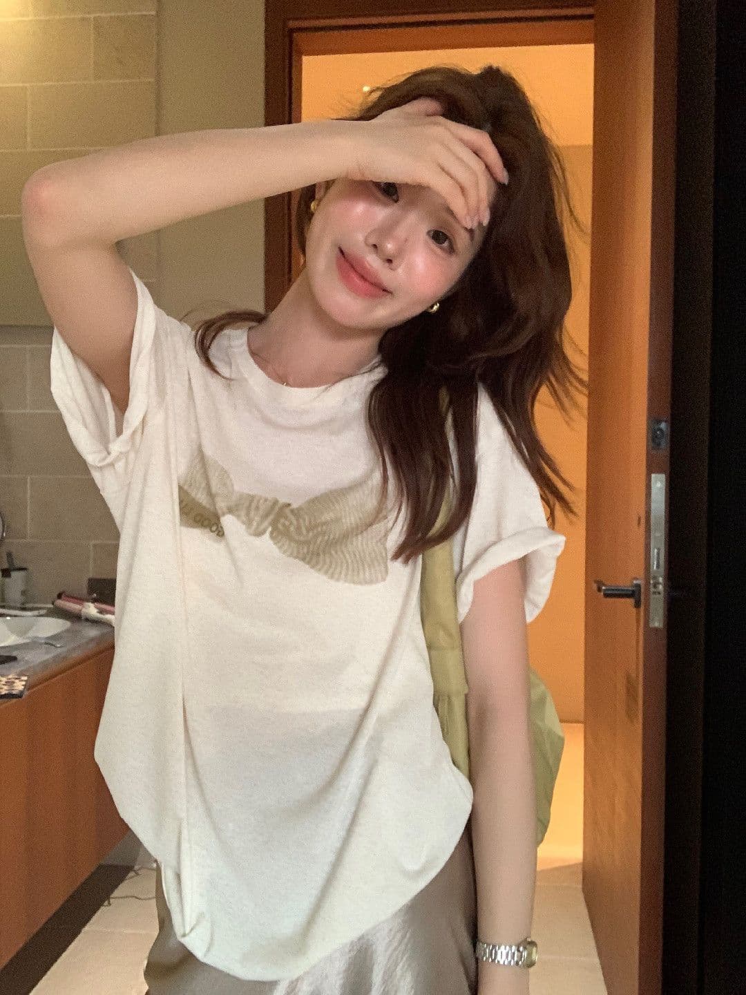 원본 원단 한 부서 루즈핏 슬림해 보이는 나비 매듭 프린트 피부 센스 면 소재 라운드 넥 반팔 티셔츠 여성