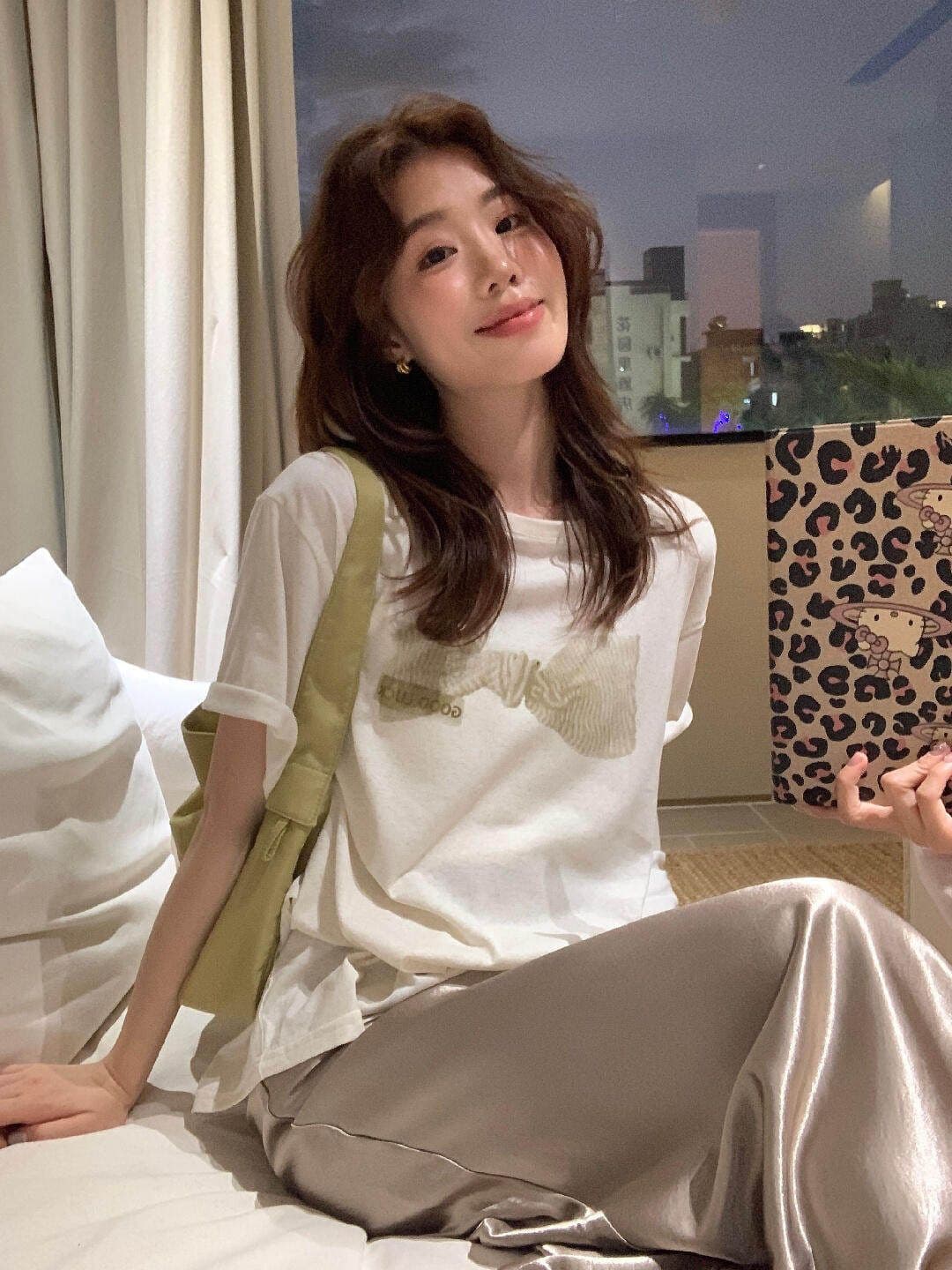 원본 원단 한 부서 루즈핏 슬림해 보이는 나비 매듭 프린트 피부 센스 면 소재 라운드 넥 반팔 티셔츠 여성 상세 이미지 7