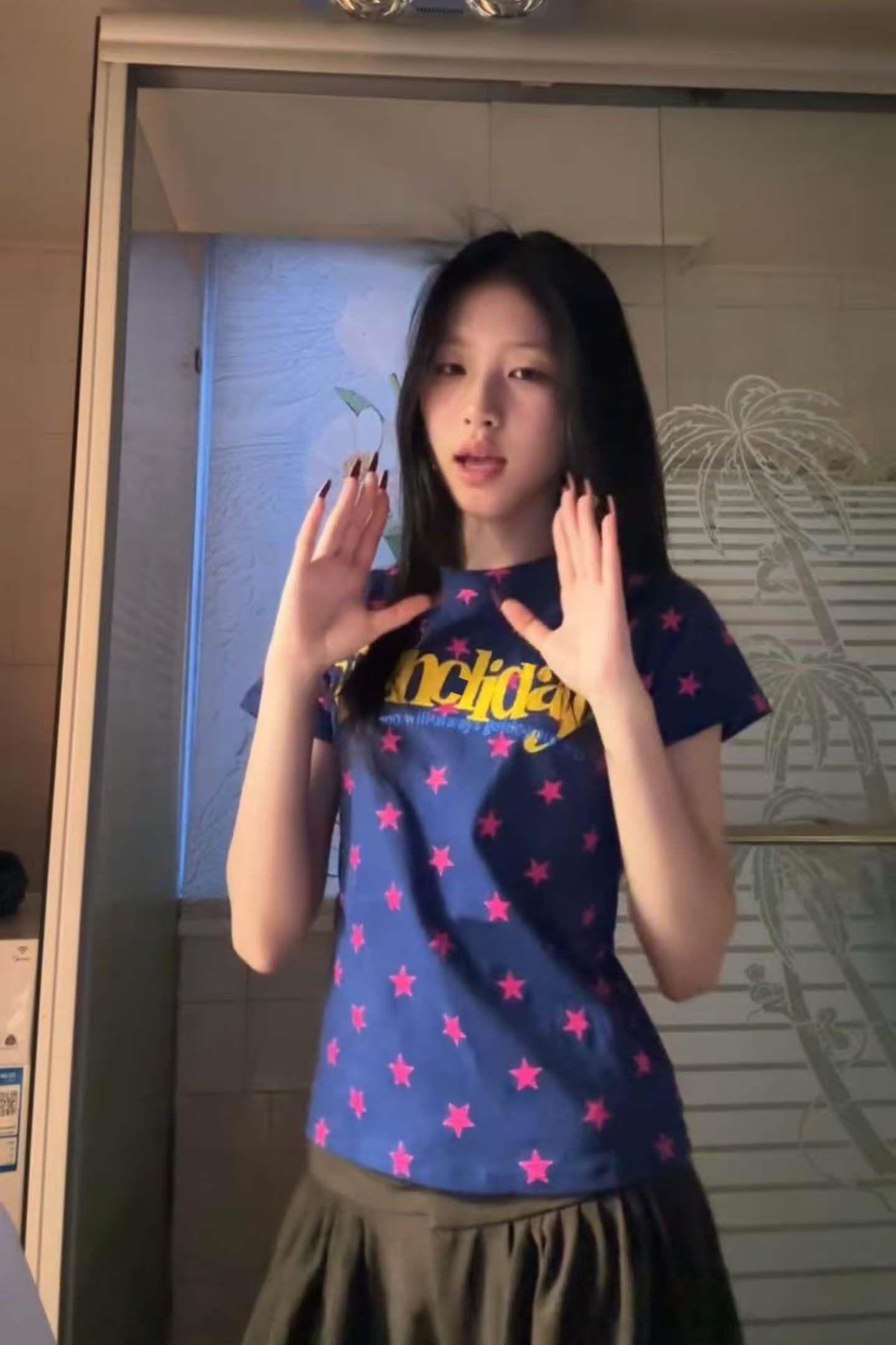 40 순면 92 면 8 암모니아 Lun 캐주얼 알파벳 별 전체 인쇄 라운드 넥 티셔츠 슬림해 보이는 다용도 반팔 기본 셔츠 상세 이미지 4