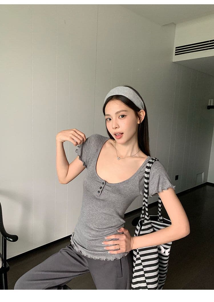 원본 원단 회색 u 칼라 긍정적 인 어깨 반팔 티셔츠 여성 여름 몸매 가꾸기 슬림해 보이는 미니멀리즘 다용도 맨위 상세 이미지 2