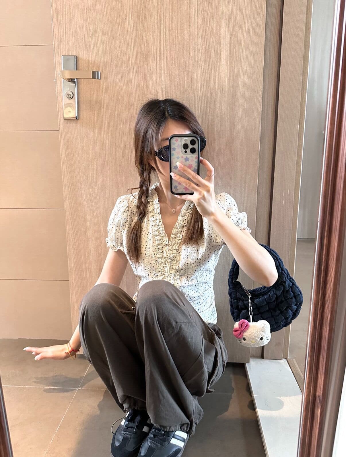 원본 원단 프랑스식 부드러운 꽃무늬 프린트 물 용해 프릴 V넥 여성 셔츠 슬림해 보이는 쇼트 스타일 맨위 상세 이미지 12