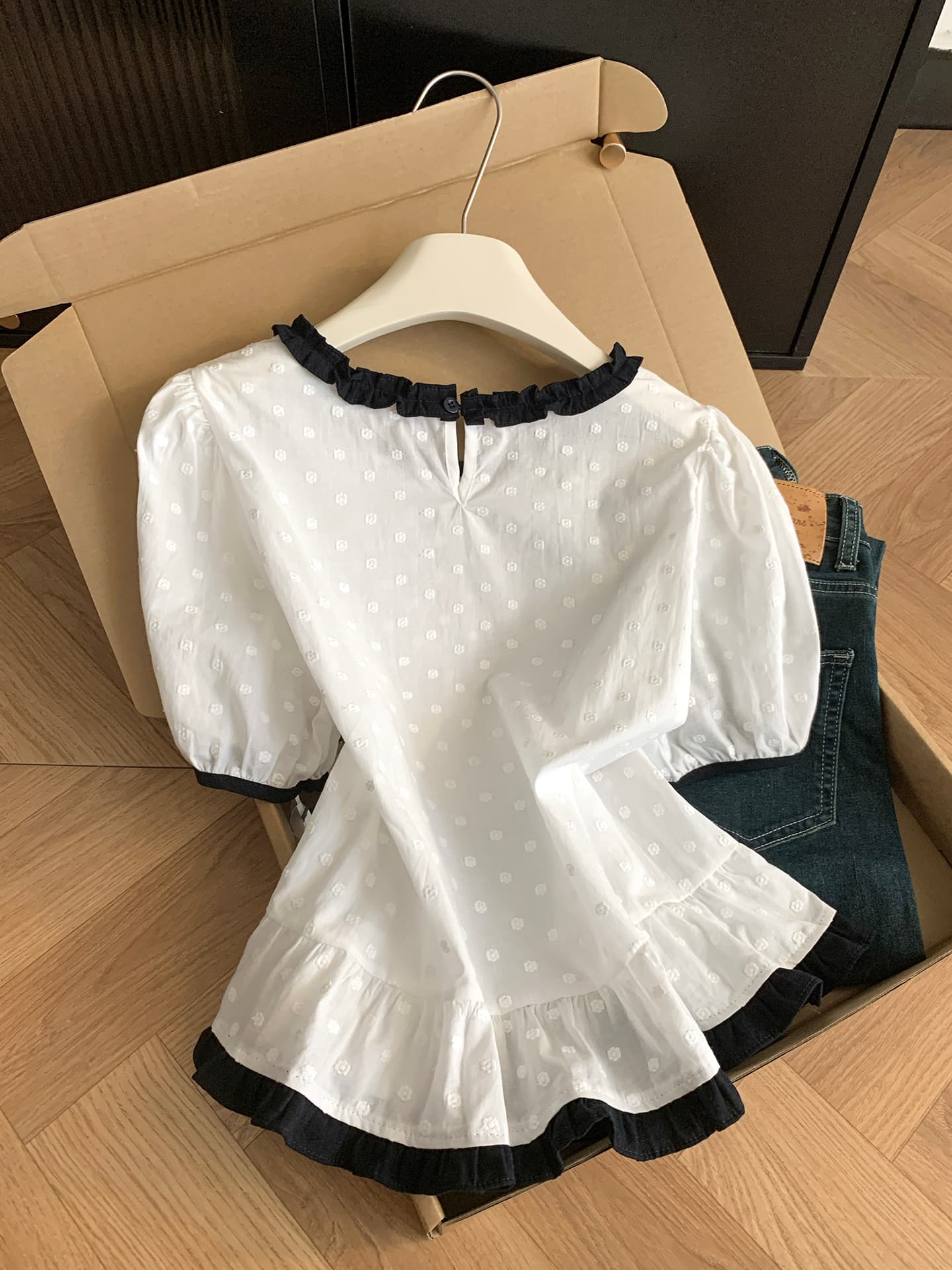 실사 통제 가격 20 프랑스식 부드러운 바람 배색 프릴 자수 화이트 여성 셔츠 여름 거품 소매 맨위 이미지 3