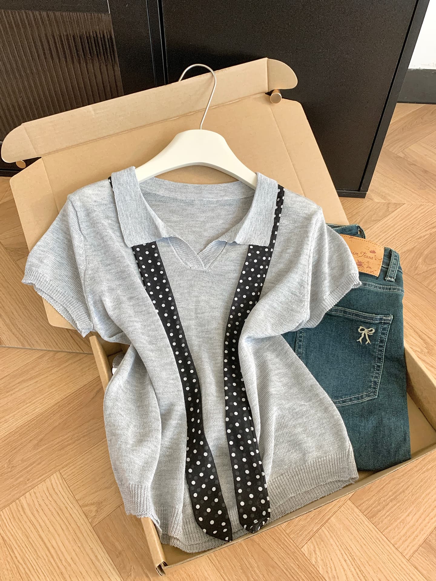 실사 통제 가격 20 한 부서 도트 무늬 리본 POLO 칼라 반팔 니트 스웨터 여성 여름 디자인 센스 슬림해 보이는 맨위