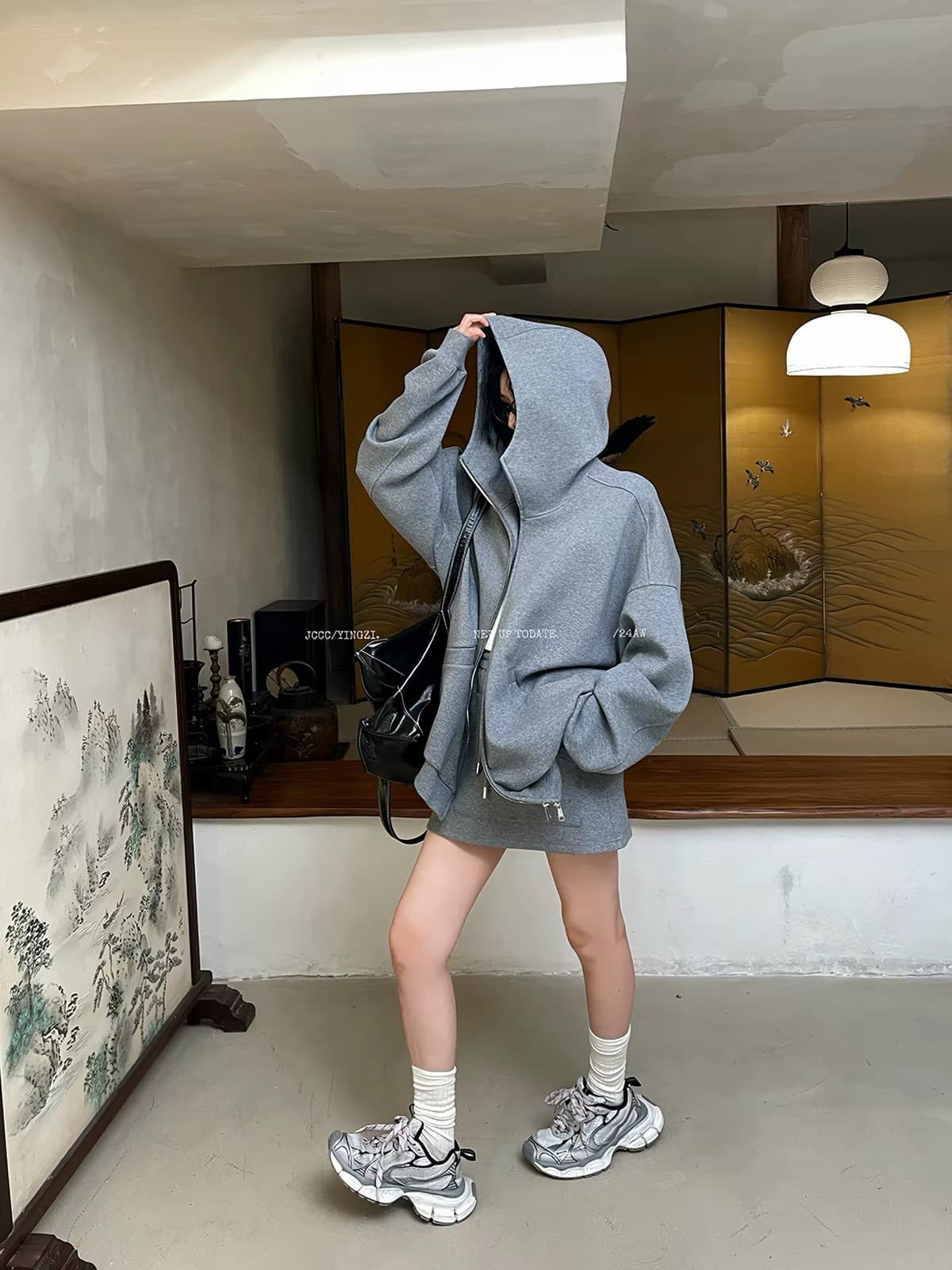 jccc 그림자 느슨함 사람 클래식 회색 루즈핏 슬림해 보이는 빈 가스 층 프로필 모양 후드 티 스웨터 상세 이미지 3