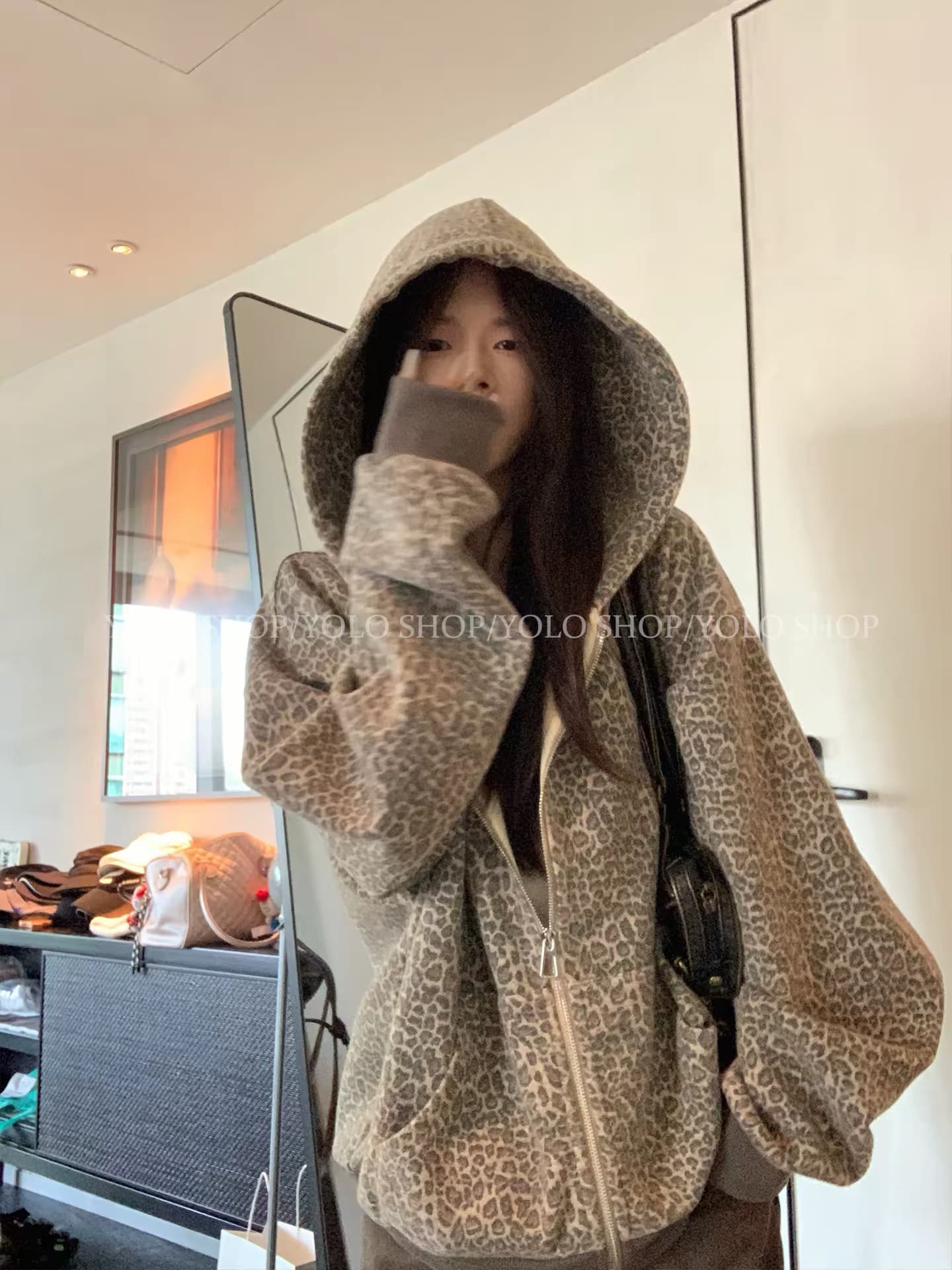 yolo shop 연삭 털 안개 센스 레오파드 무늬 루즈핏 후드 티 스웨터 여성 가을 겨울 얇은 플러시 아메리칸 무거운 작업 재킷 상세 이미지 5