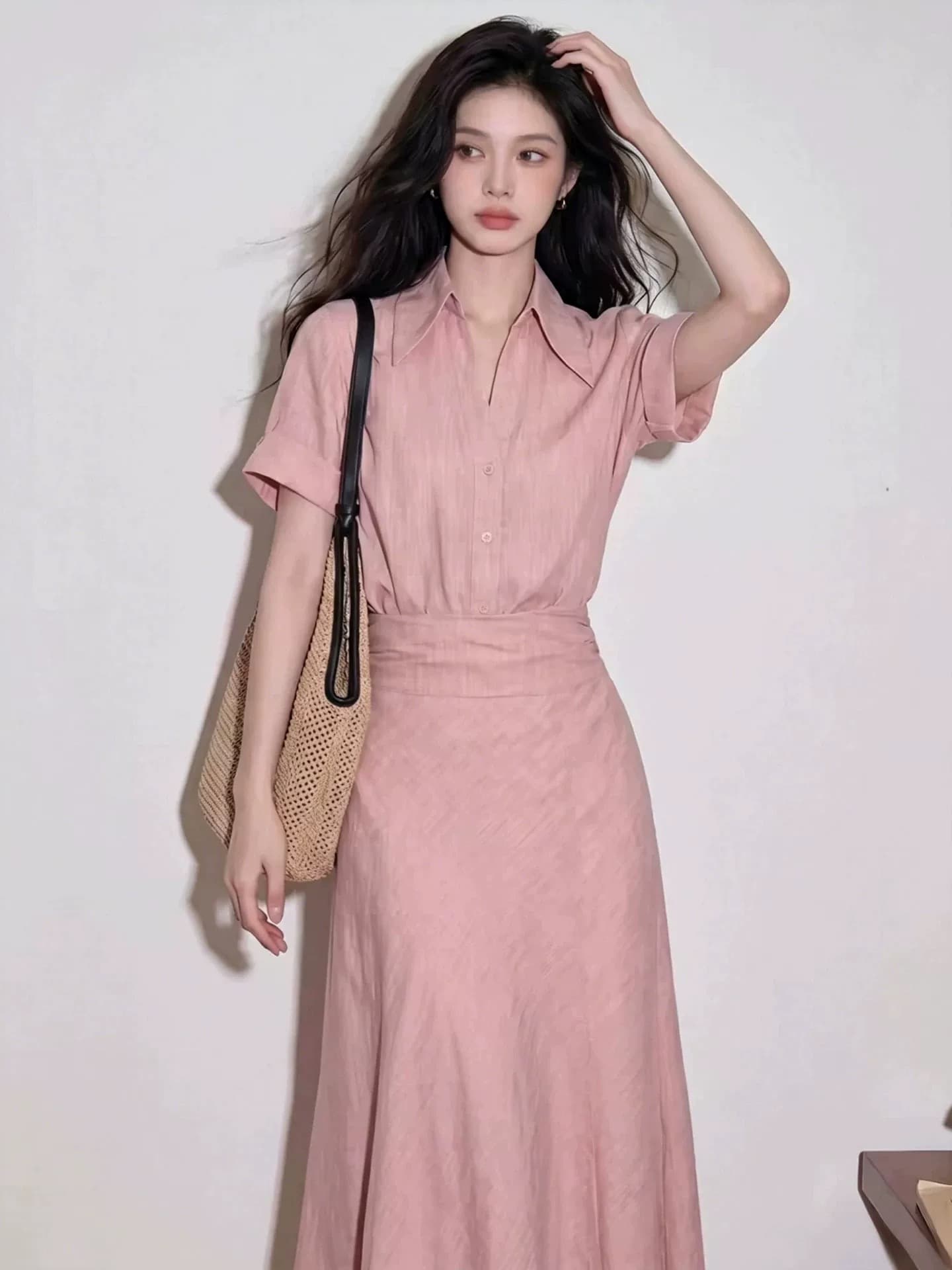 빛 사람들 코치 착용 가져 가라. 전체 집합 여성 의류 2026 여름 느슨함 센스 핑크색 셔츠 반신 치마 투피스 슈트 이미지 2