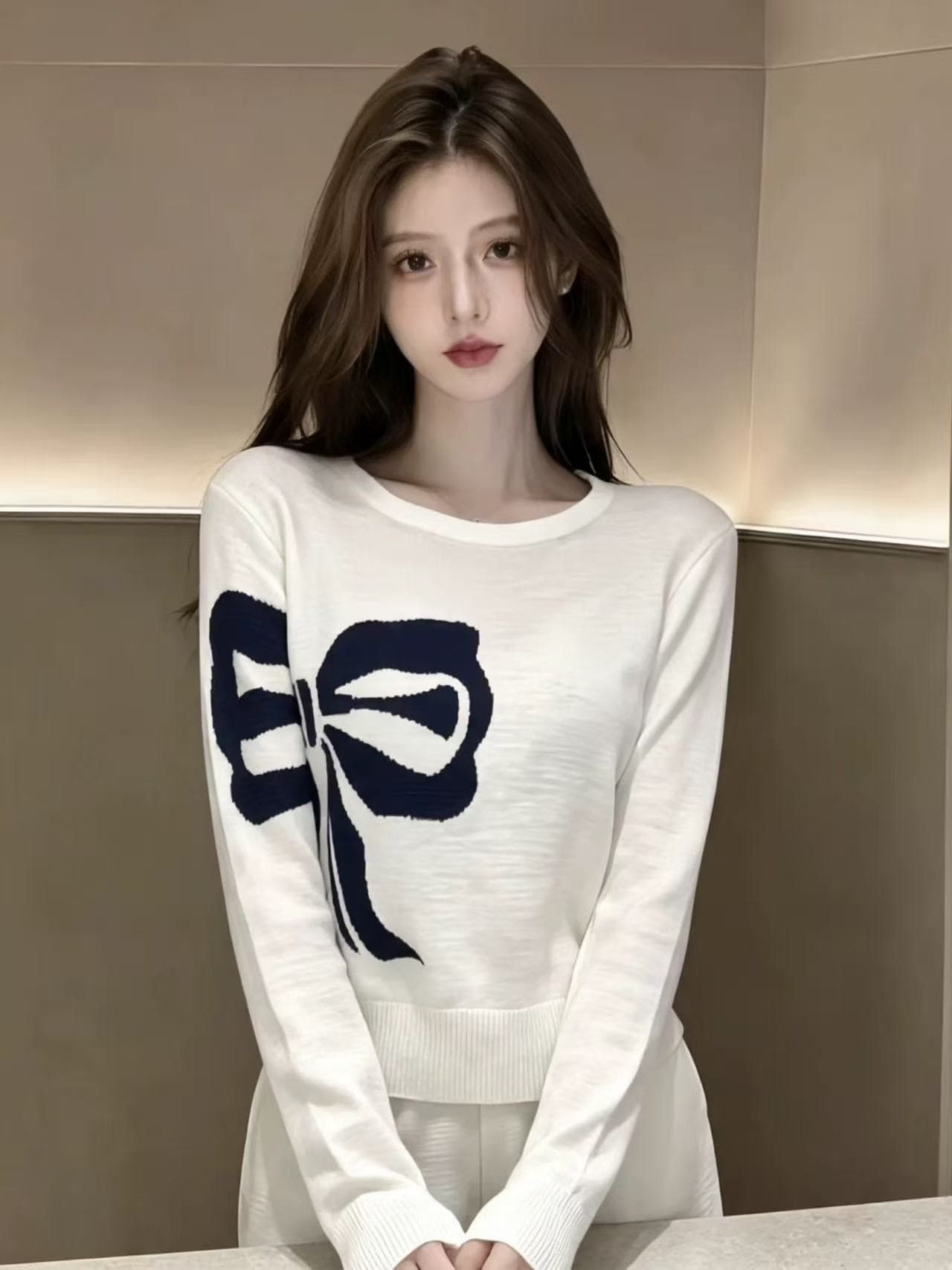 화이트 라운드 넥 긴팔 얇은 스타일 티셔츠 여성 배색 나비 매듭 기본 셔츠 2026 새로운 조기 가을 니트 맨위 이미지 2
