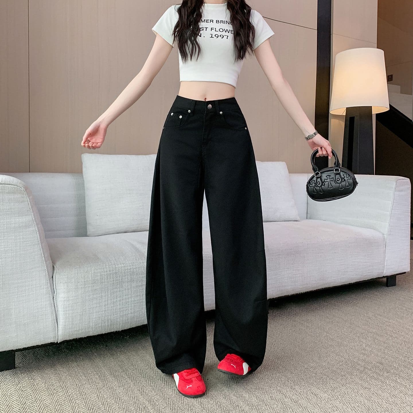 검정색 주름 해체 모통이 칼 청바지 여성 가을 겨울 새로운 로우 웨이스트 루즈핏 넓은 다리 슬림해 보이는 도루 센스 바닥 청소 바지 이미지 2
