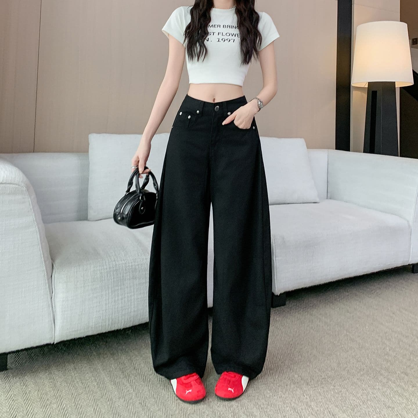 검정색 주름 해체 모통이 칼 청바지 여성 가을 겨울 새로운 로우 웨이스트 루즈핏 넓은 다리 슬림해 보이는 도루 센스 바닥 청소 바지 이미지 4
