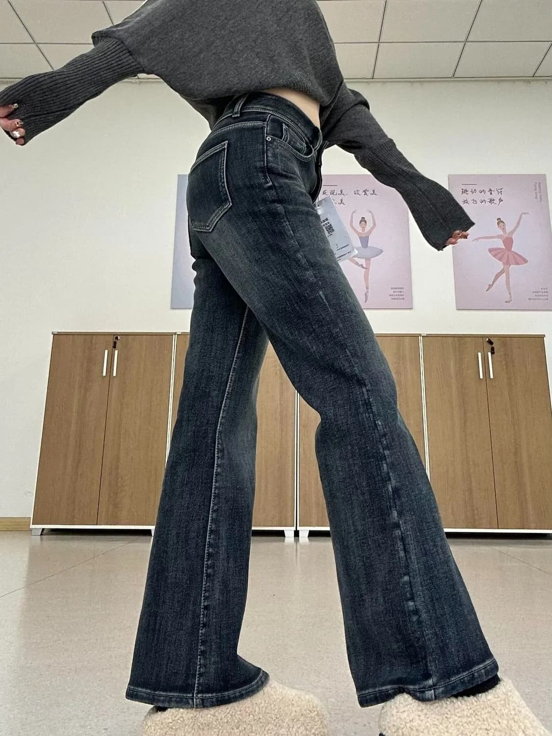 아메리칸 레트로 워싱 하이웨이스트 부츠컷 청바지 여성 가을 새로운 루즈핏 슬림해 보이는 다용도 넓은 다리 바닥 청소 바지 이미지 4