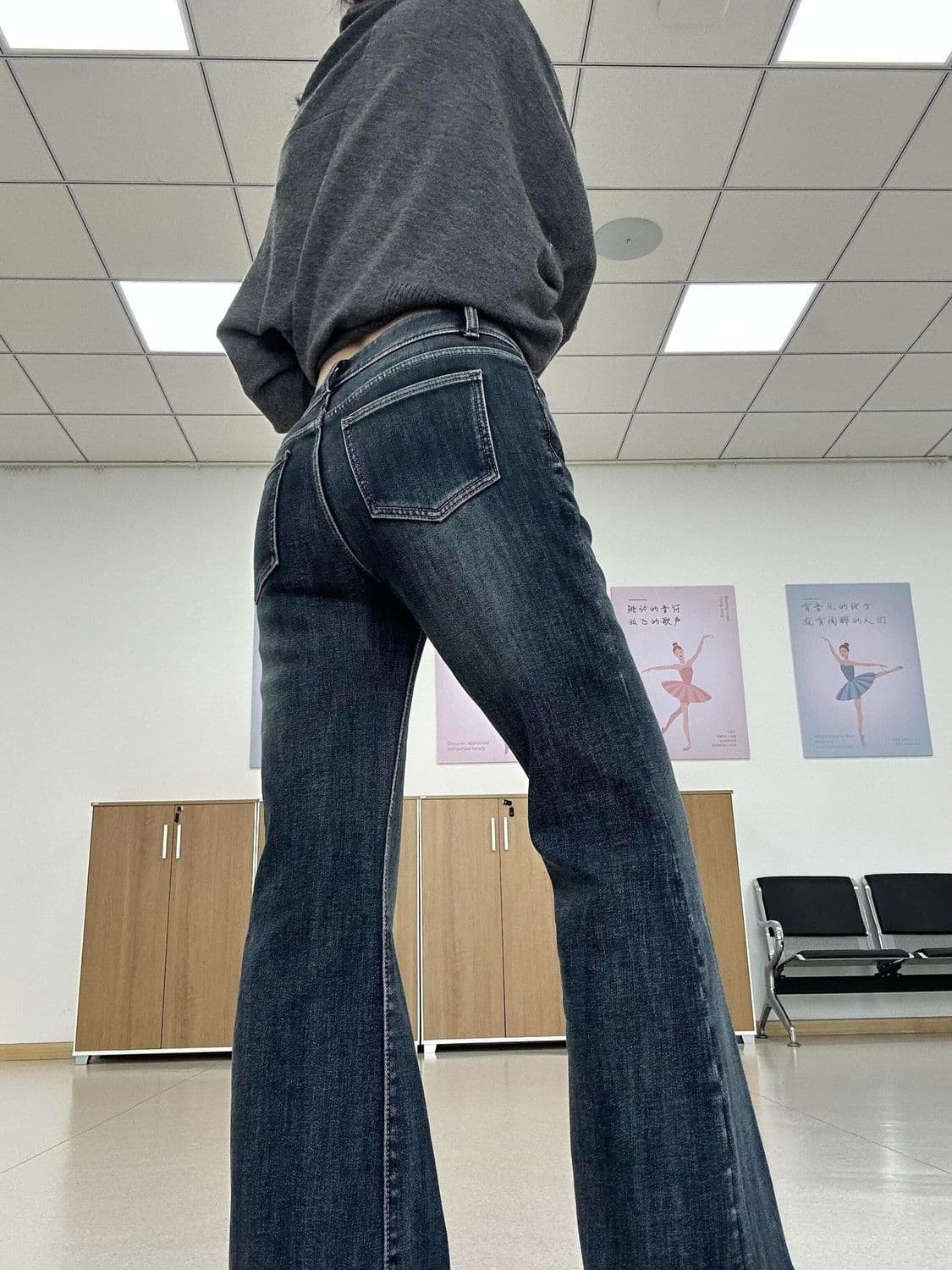 아메리칸 레트로 워싱 하이웨이스트 부츠컷 청바지 여성 가을 새로운 루즈핏 슬림해 보이는 다용도 넓은 다리 바닥 청소 바지 이미지 3