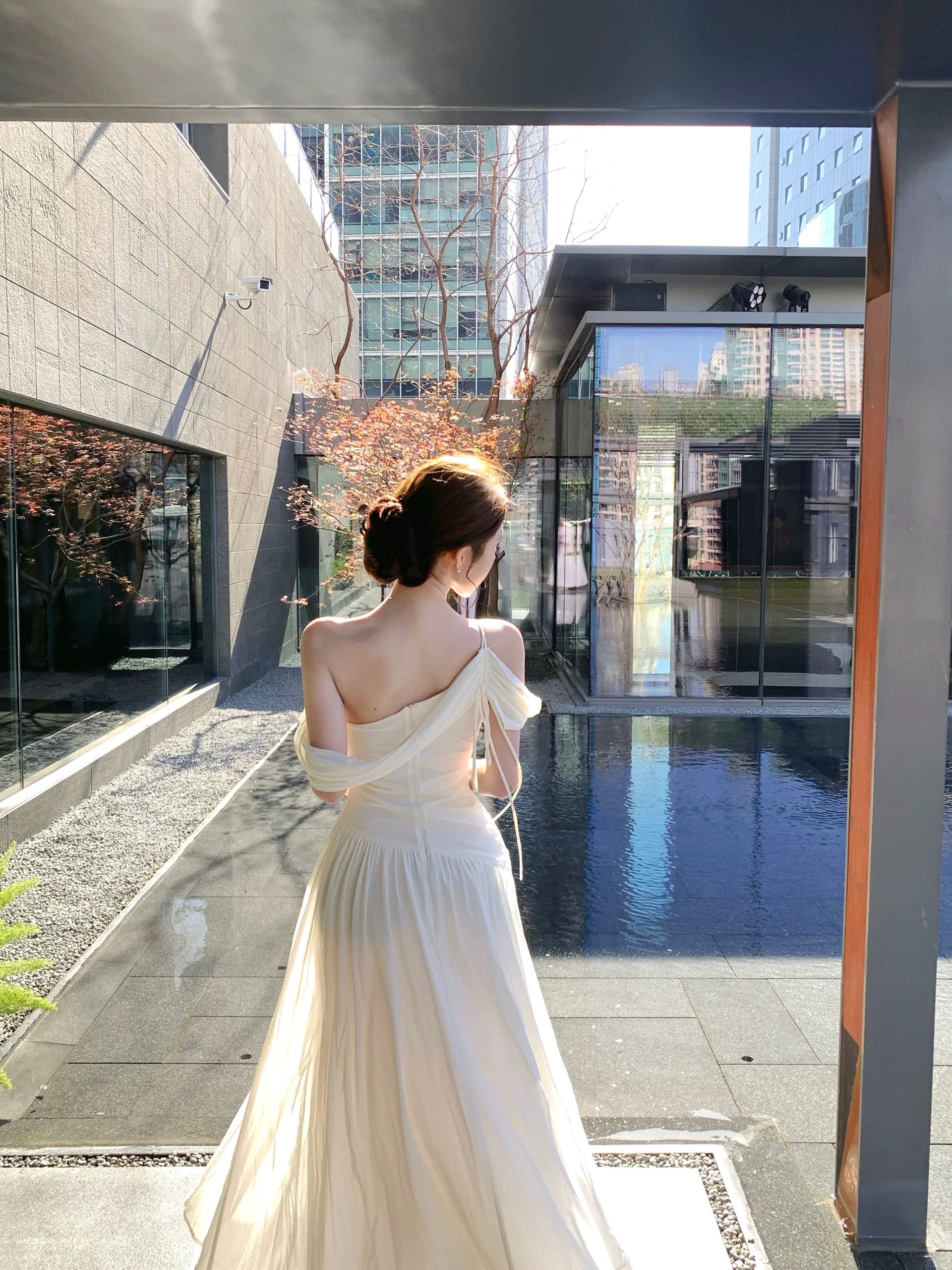 kubiliv 감기 矜 우아한 프랑스식 분위기 센스 비스듬한 어깨 비틀림 디자인 롱 스커트 섹시함 순수한 욕망 드레스 상세 이미지 2