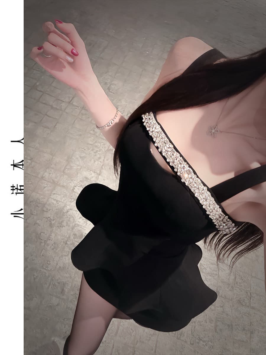 작은 Connaught 나는 무거운 작업 훈련 사슬 슬립 홀로우 아웃 천 금빛 바람 허리 수축 조끼 몸매 가꾸기 타이트 스커트 치마 세트 260737 상세 이미지 2