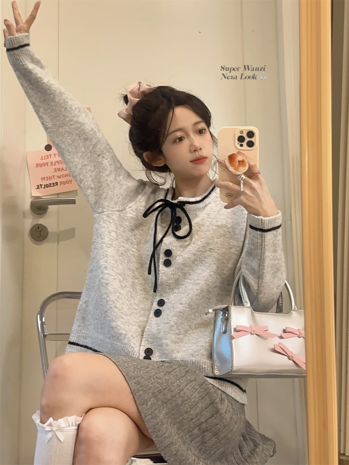 가을 새로운 한 부서 라운드 넥 레이스업 싱글 줄 버튼 긴팔 단색 루즈핏 양모 니트 스웨터 오픈 가디건 맨위 여성 상세 이미지 2
