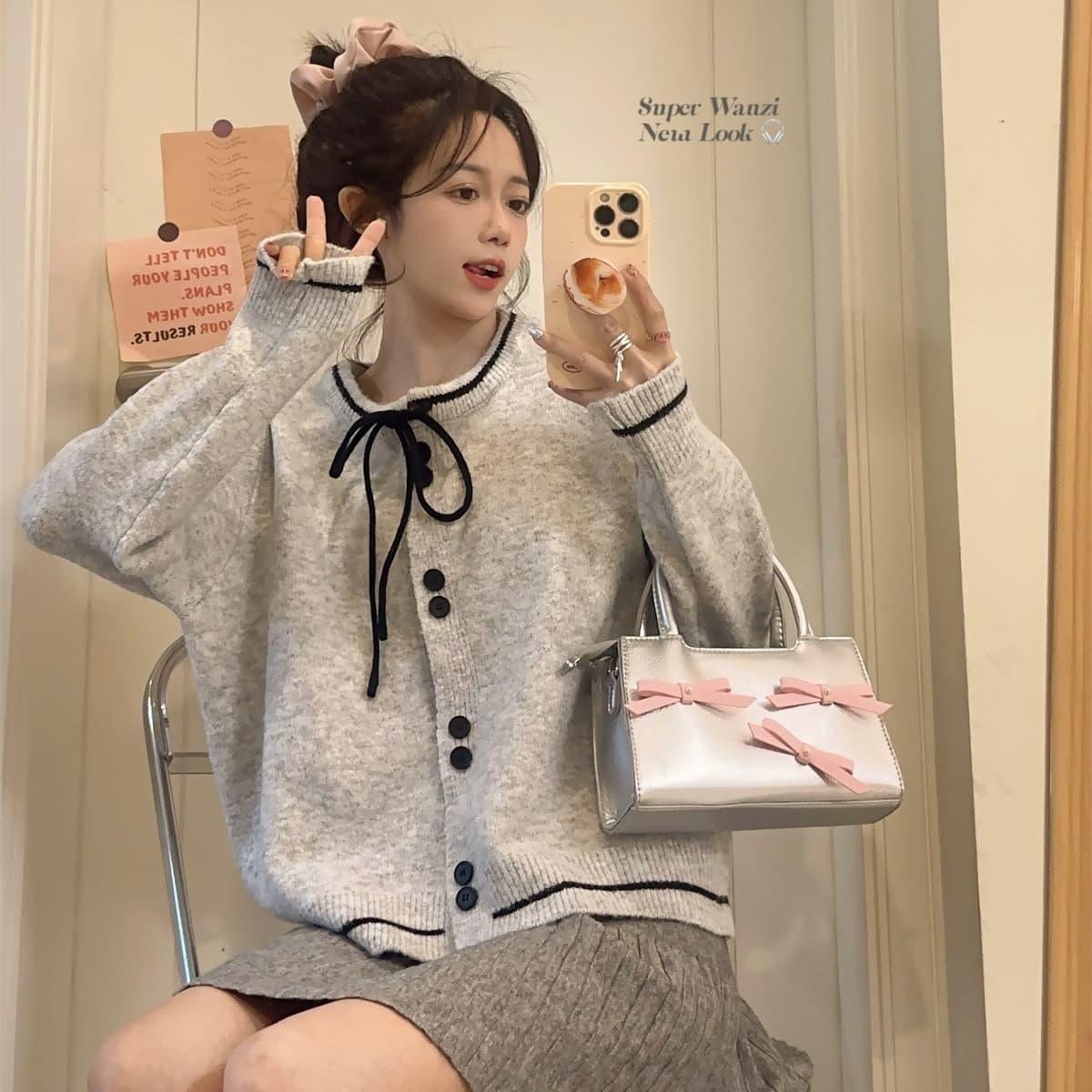 가을 새로운 한 부서 라운드 넥 레이스업 싱글 줄 버튼 긴팔 단색 루즈핏 양모 니트 스웨터 오픈 가디건 맨위 여성 상세 이미지 3