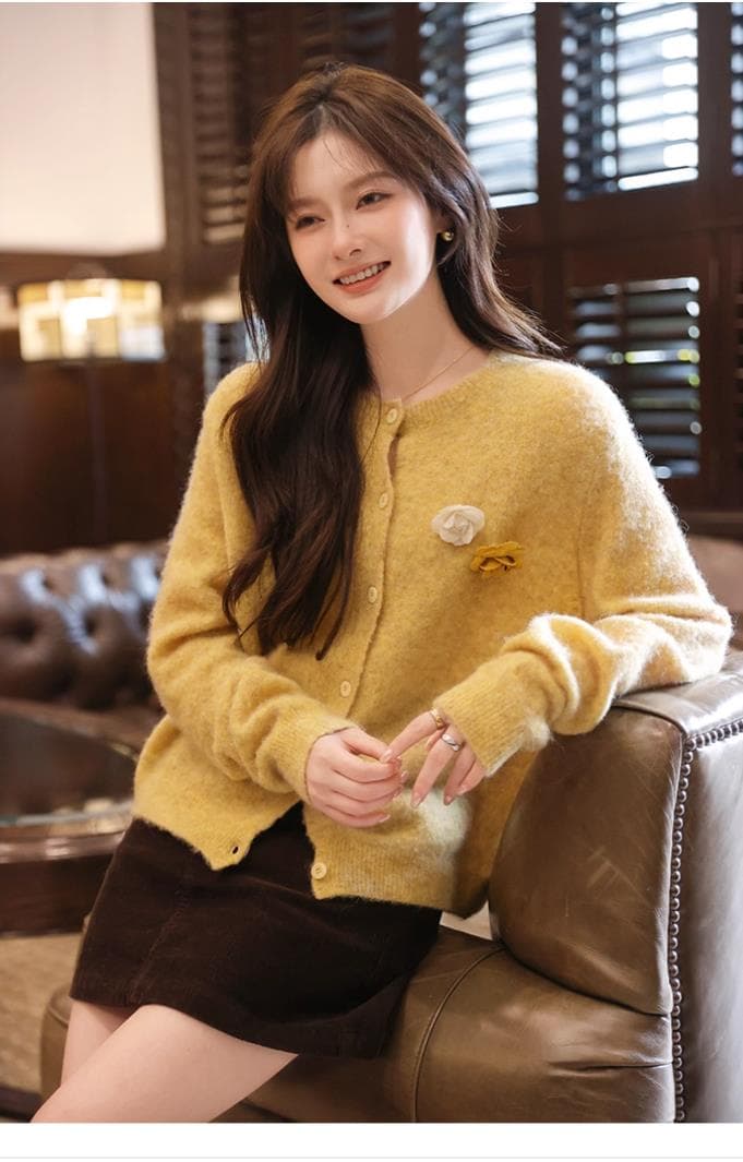 품격 부드러운 라운드 넥 꽃 열기 셔츠 표시 화이트 다용도 쇼트 스타일 싱글 줄 버튼 니트 보온 재킷 상세 이미지 3
