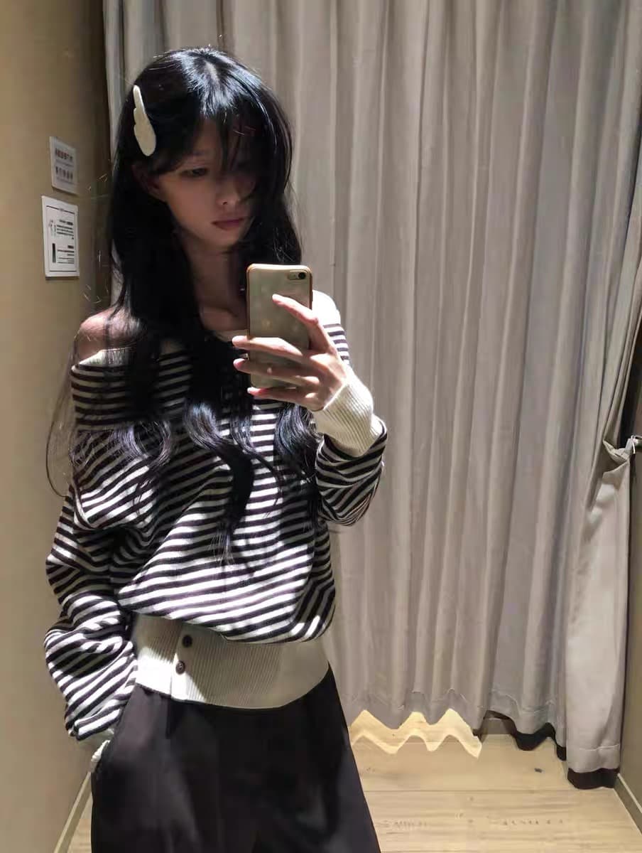 한 부서 이른 가을 분위기 센스 착용 가져 가라. 스트라이프 루즈핏 슬림해 보이는 오프숄더 니트 스웨터 스웨터 여자 가을 겨울 오프숄더 맨위 이미지 2