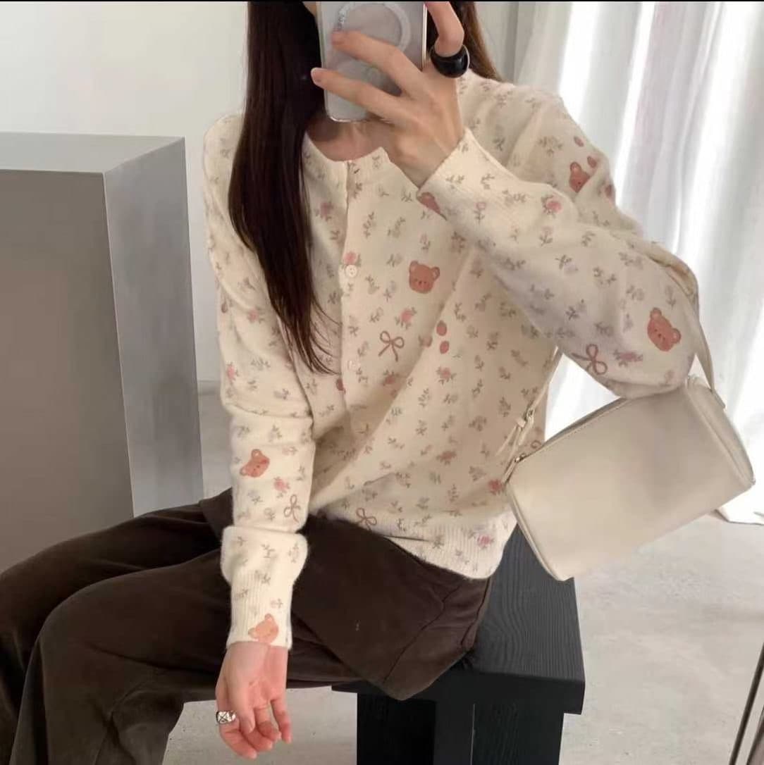 한 부서 작은 곰 꽃무늬 라운드 넥 루즈핏 긴팔 니트 오픈 가디건 여성 레저 슬림해 보이는 연령 감소 부드러운 찹쌀 스웨터 코트