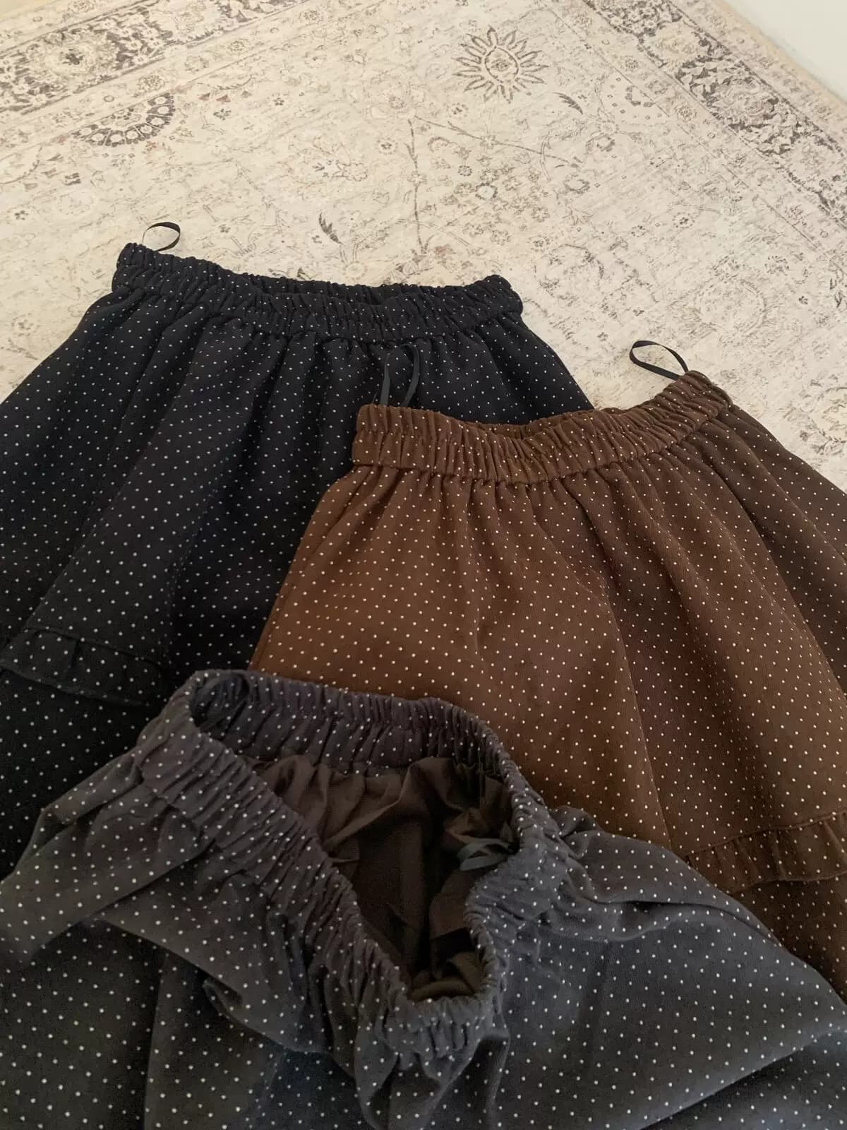 가을 겨울 한 부서 도트 무늬 프릴 연삭 털 반신 스커트 여성 허리밴드 퍼프 미니 스커트 레트로 슬림해 보이는 꽃밭 미니 스커트 상세 이미지 19