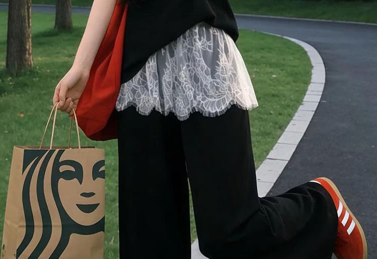 지금 지금 여름 새로운 느긋한 바람 품격 긍정적 인 어깨 반팔 패치워크 레이스 랩스커트팬츠 와이드 레그 팬츠 투피스 세트 상세 이미지 45