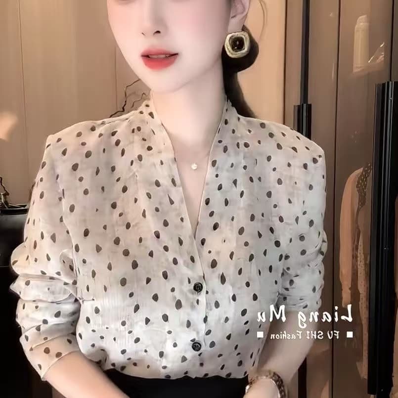 한 부서 레트로 V넥 도트 무늬 여성 셔츠 2026 이른 가을 질감 루즈핏 느긋한 바람 얇은 스타일 슬림해 보이는 긴팔 맨위 이미지 3