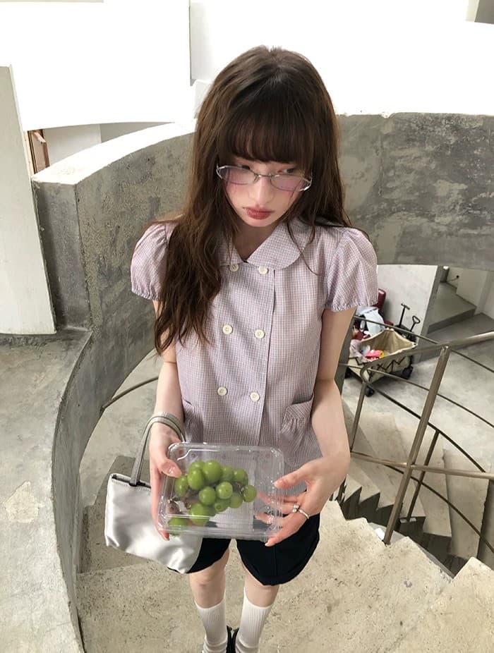 rainy 달콤함 레트로 학원 스타일 이중 버튼 작은 셔츠 여름 여성 베이비 칼라 거품 소매 문예 체크무늬 셔츠 상세 이미지 17