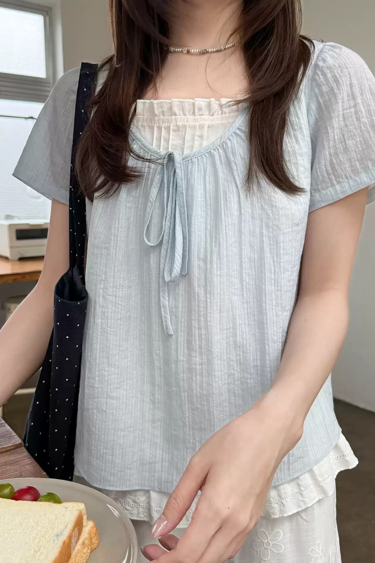 우유 토끼 행성 직접 만든 라이 경기 서울 네클라인 스트랩 페이크 레이어드 작은 셔츠 여성 여름 이중층 밑단 반팔 맨위 이미지 6